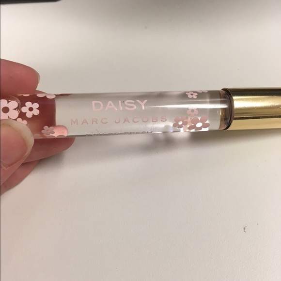 Marc Jacobs Daisy roller perfume