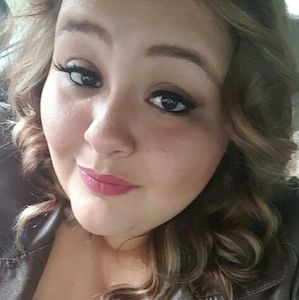 Meet your Posher, Alondra