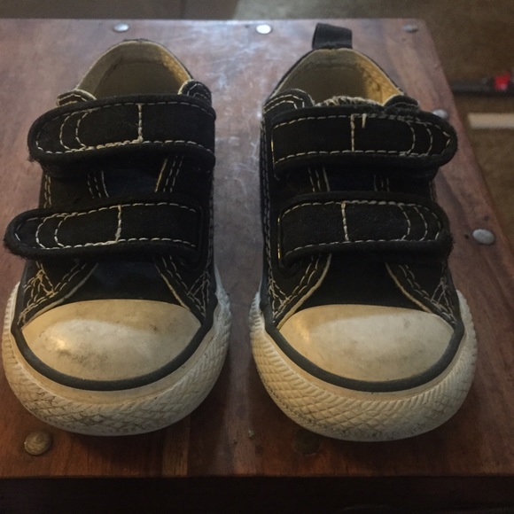 Toddler black Velcro strap converse