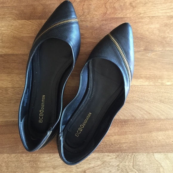 Bcbg black flats