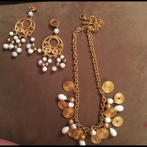 Necklace earring set