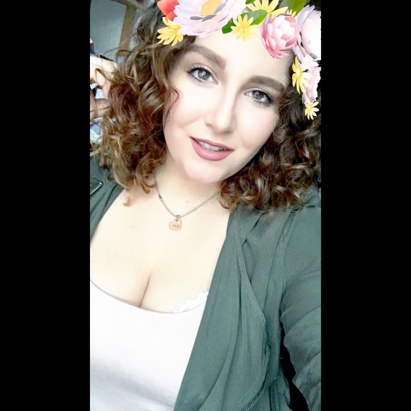 Meet your posher! ☺️