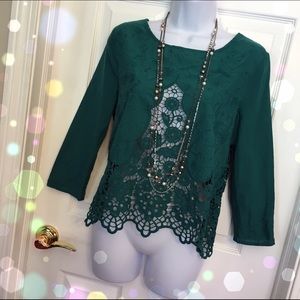 ✨Lightweight Lace Cutout Top!✨