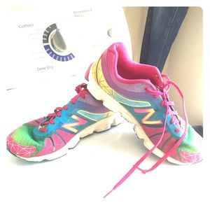 New balance shoes. Kids 5 or women's 7 size