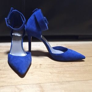 Jessica Simpson high heels