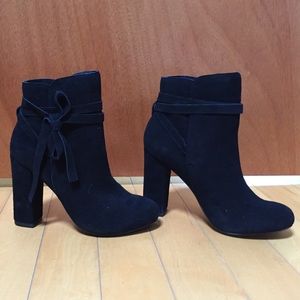 Steve Madden black booties