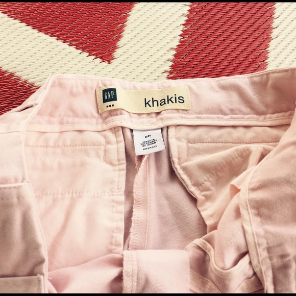 Gap Khakis Pants in Blush. - Picture 2 of 4
