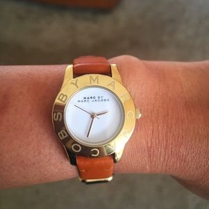 Marc Jacobs: brown leather watch