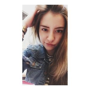 Meet your Posher, Laura