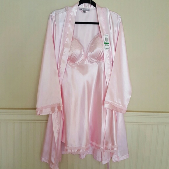 Morgan Taylor Pink Robe and Chemise Set (104)