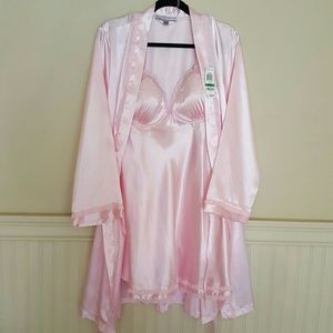 Morgan Taylor Pink Robe and Chemise Set (104)