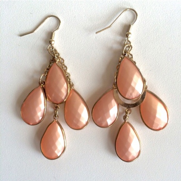Jewelry - Blush pink earrings