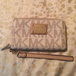 Michael Kors Wristlet