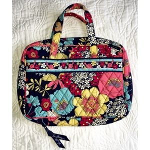Vera Bradley IPad/ Tablet Travel Bag🌸