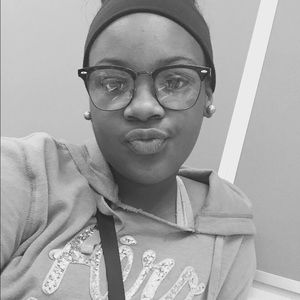 Meet your Posher, Destini