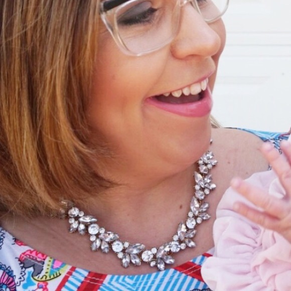 Boutique Jewelry - Beautiful Crystal Necklace