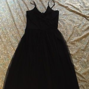 Dainty tulle v-neck dress