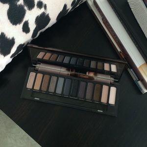 Urban Decay Naked Smoky Palette
