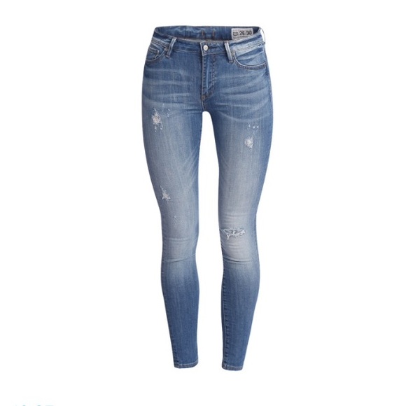 Skinny jeans