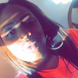 Meet your Posher, Camille