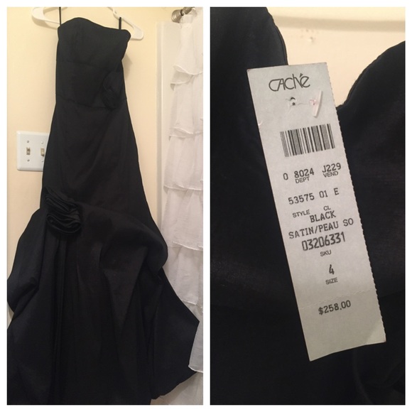 Gorgeous formal dress. Never worn!