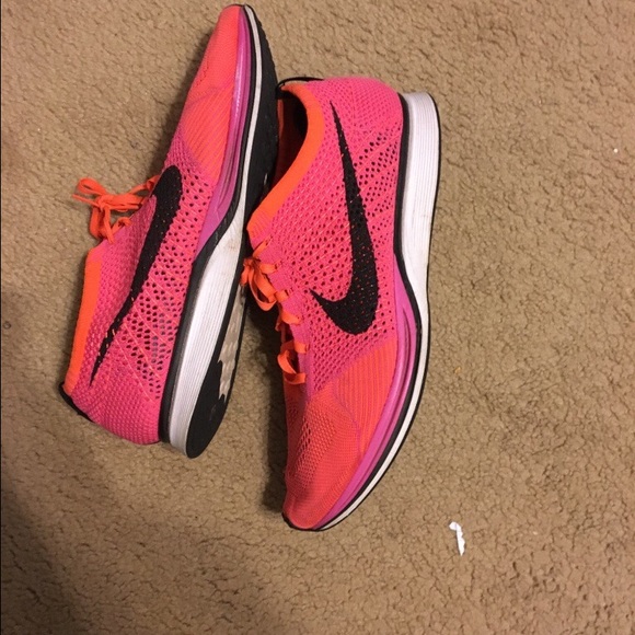 Sz 14 Nike Flyknit racer - Picture 2 of 2