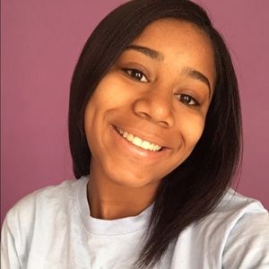 Meet your Posher, Alexis