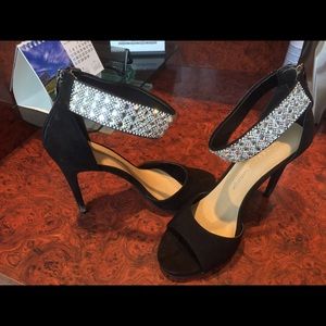 Chinese Laundry ankle cuff heels