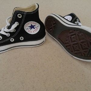 TODDLER converse shoes size 11c
