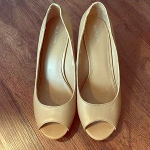 EUC Merona tan wedges