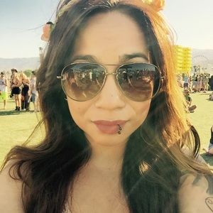 Meet your Posher, Veronica