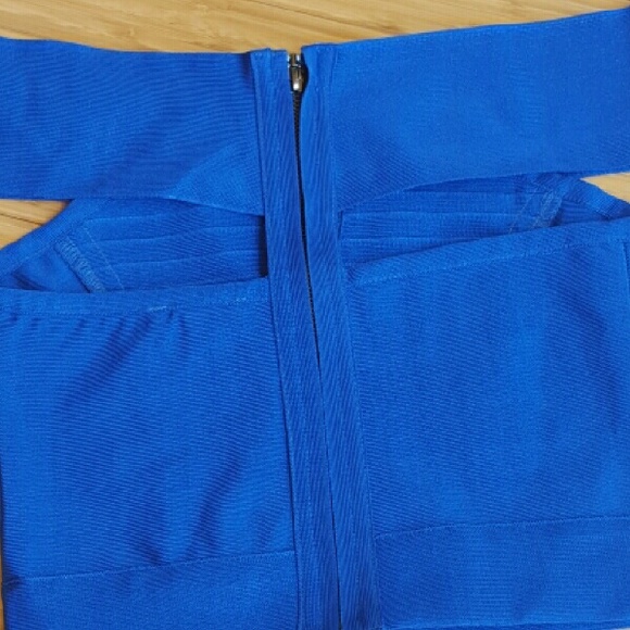 Royal blue off shoulder v neck crop bandage top - Picture 4 of 4