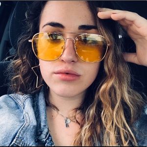 Meet your Posher, Holli marie