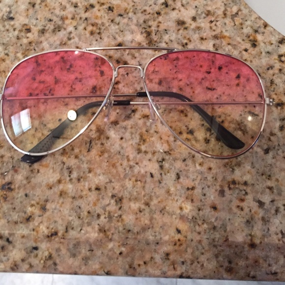 Accessories - •Ombré Sunglasses 💗