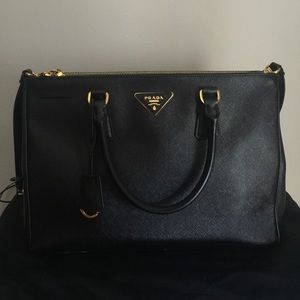 🌸🌸 Prada Medium Double Zip Saffiano Lux Tote