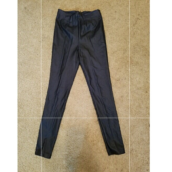 Cute and sexy Navy blue high waisted Capris - Picture 1 of 3