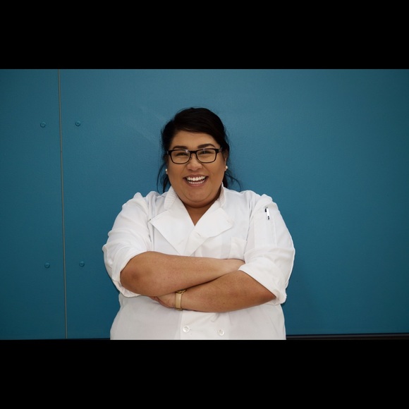 Meet your Posher, Vicky - Picture 3 of 3