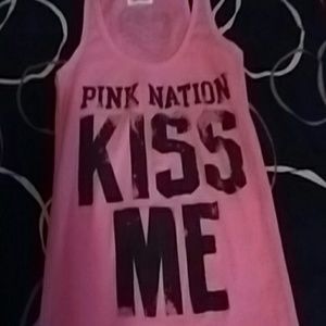 VS pink tank