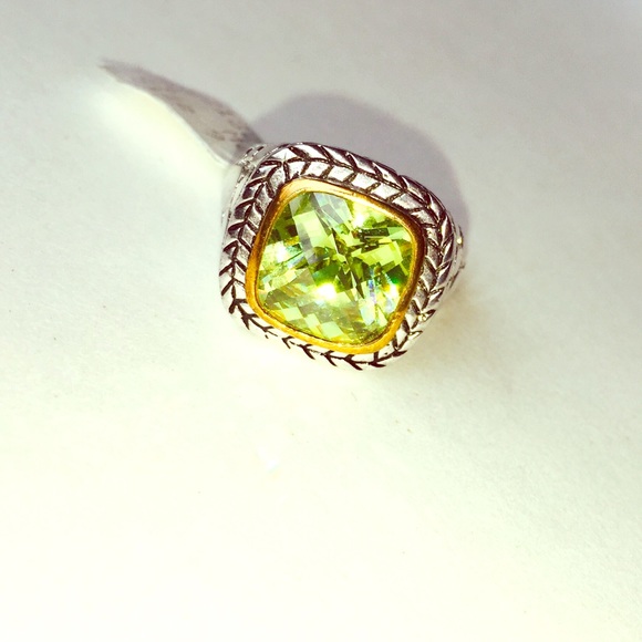 🎈🌺 HP 🌺Peridot ring
