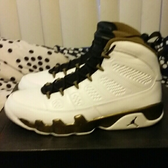 Jordan 9 statue - Picture 4 of 4