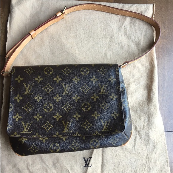 Authentic Louis Vuitton musette tango handbag