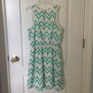 Boutique Summer Dress SZ: SMALL