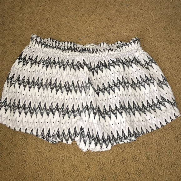Patterned shorts - Picture 1 of 1