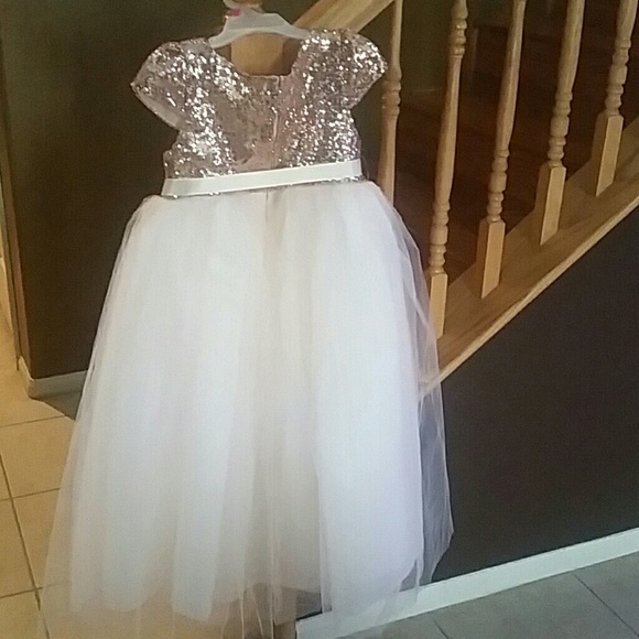 Dress - Picture 2 of 2