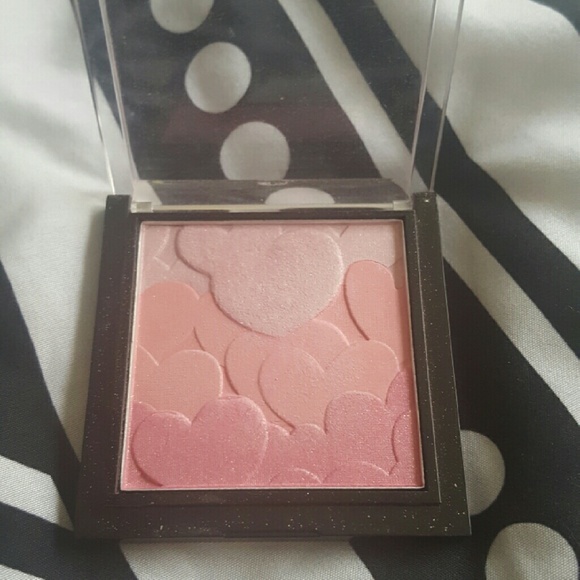 Stila love at first blush palette