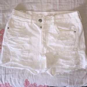 American eagle ripped white denim boyfriend shorts