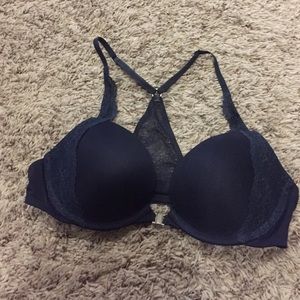 Gilly Hicks bra