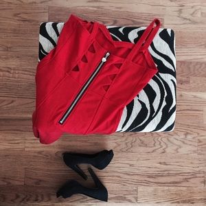 Red hot bodycon dress with back cutouts! 💋