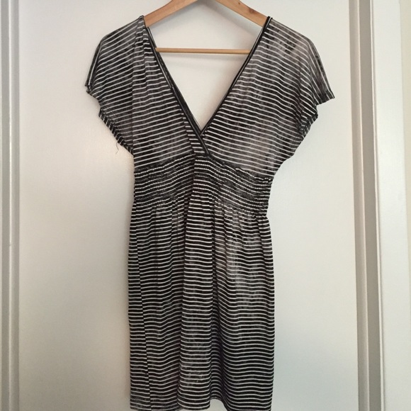 Distressed  top - Picture 3 of 3