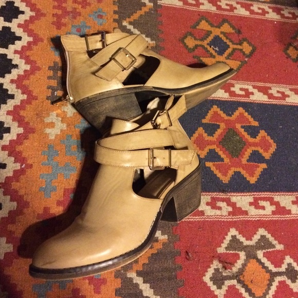 Report Boots